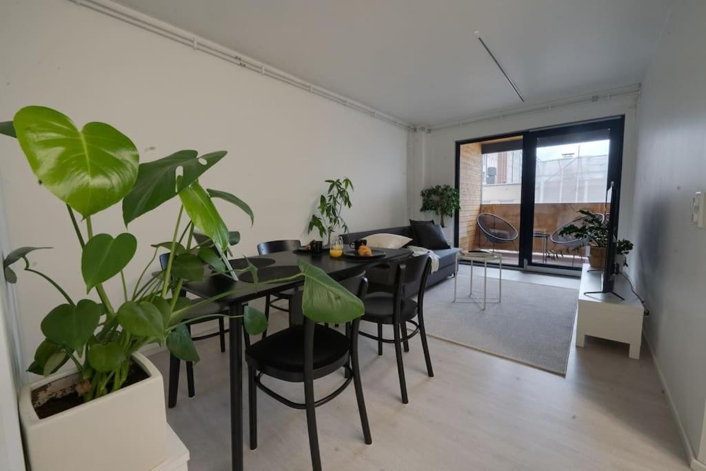 3H,K,P - Keskellae Tamperetta Kaunis Parvekkeellinen Uusittu Kolmio Appartement Buitenkant foto