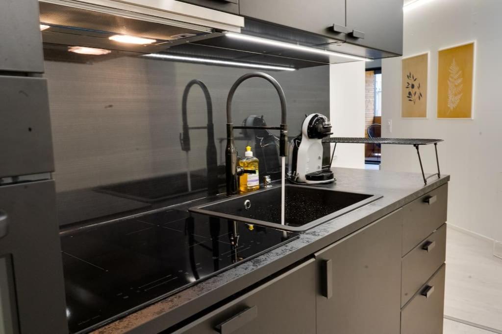 3H,K,P - Keskellae Tamperetta Kaunis Parvekkeellinen Uusittu Kolmio Appartement Buitenkant foto