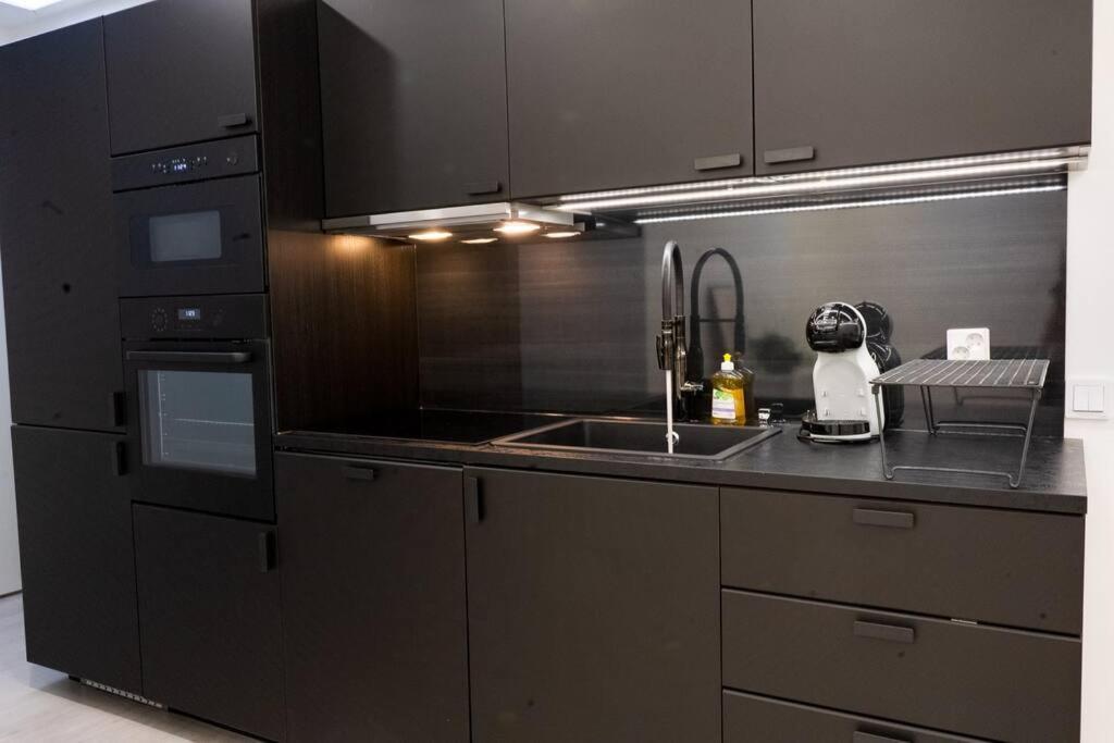 3H,K,P - Keskellae Tamperetta Kaunis Parvekkeellinen Uusittu Kolmio Appartement Buitenkant foto
