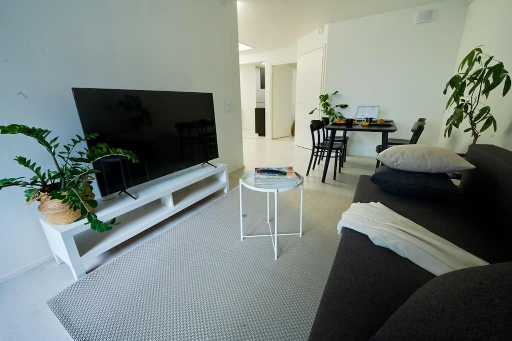 3H,K,P - Keskellae Tamperetta Kaunis Parvekkeellinen Uusittu Kolmio Appartement Buitenkant foto